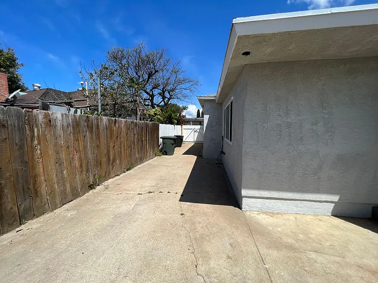 516 E St — Photo 28