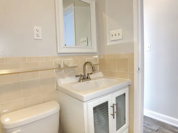 4901 Murphy Place image 7 of 18