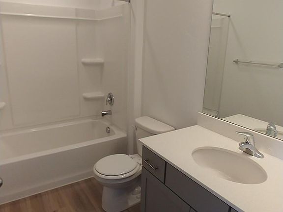 4th image of 334 N Grassland Dr