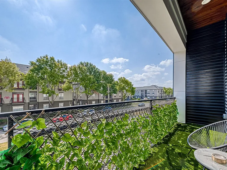 607 Memorial Heights Dr — Photo 40