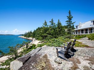 86 City Point Rd, Vinalhaven, ME 04863