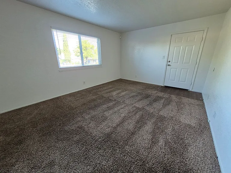 2920-2926 Del Paso Blvd — Photo 5