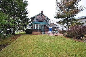 4th image of 30 Bagley Ave