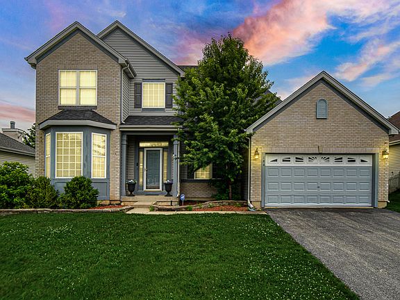 3rd image of 184 Fox Bend Cir