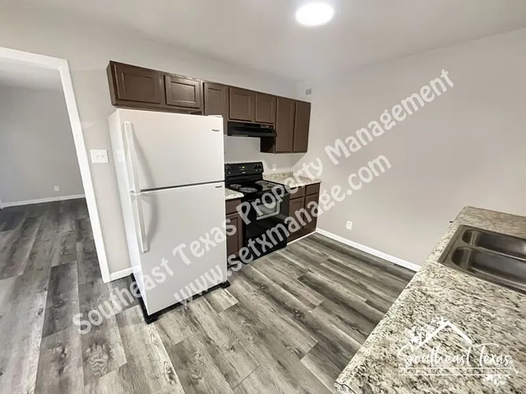 655 Adams St #6 — Photo 5