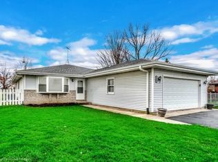 736 Schoolgate Rd, New Lenox, IL 60451