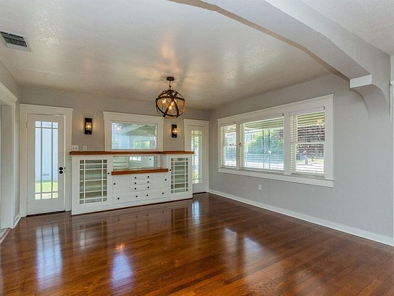 4th image of 725 E McKinley Ave