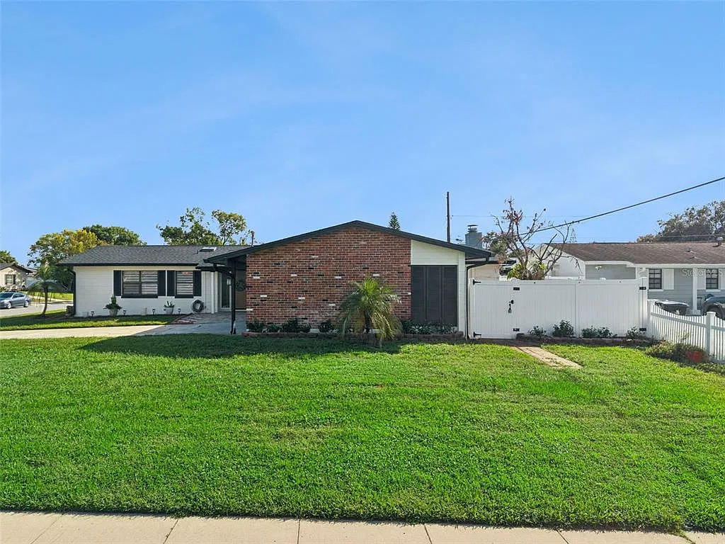 4 bed, 3.0 bath, 2040 sqft, $3,600 — Photo 1