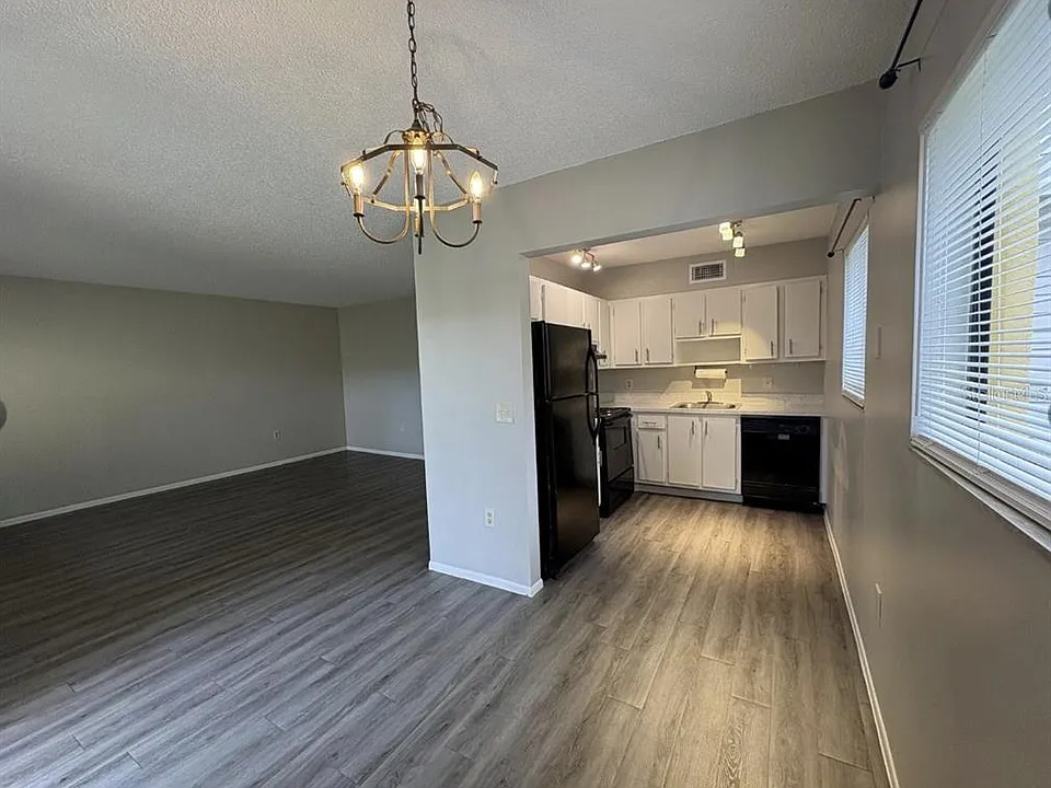 2683 Oak Park Way #214