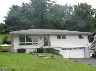 93 Carverton Rd, Trucksville, PA 18708