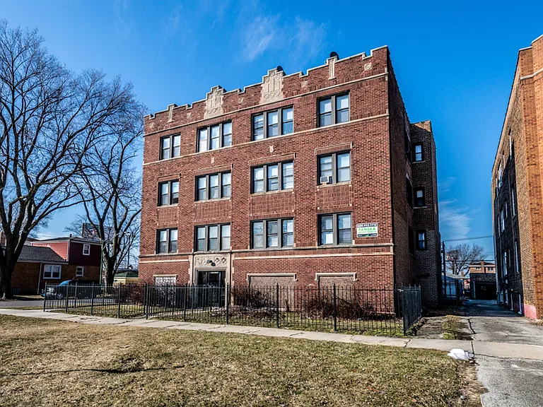 8456 S Wabash — Photo 10