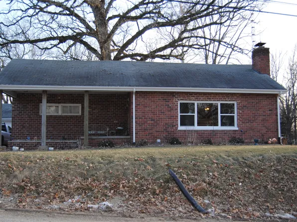 918 W Webster St, Clinton, IL 61727