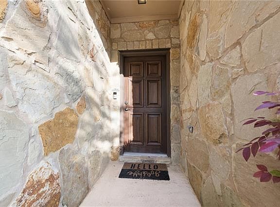2nd image of 1145 Hyde Park Dr