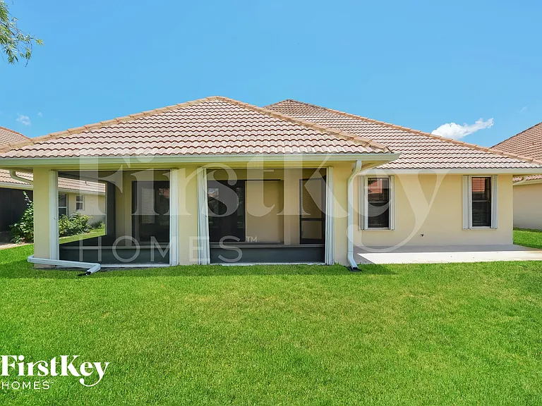 1655 James Cir — Photo 15
