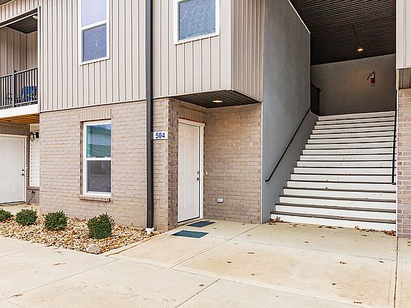 4th image of 609 Court Yard Ln