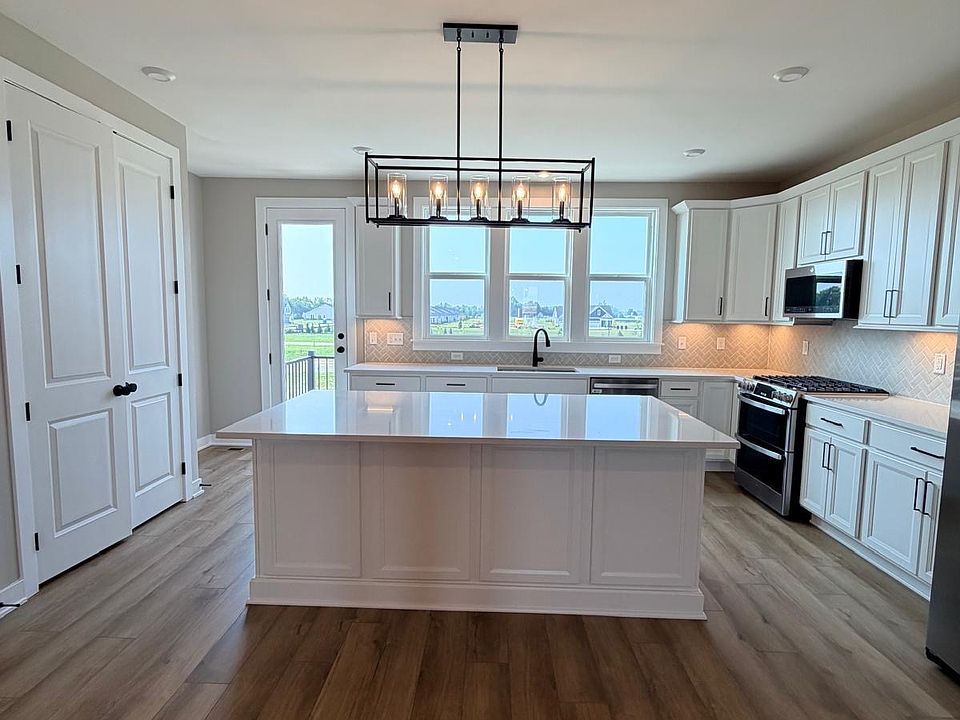 1st image of 406 Elite St #406