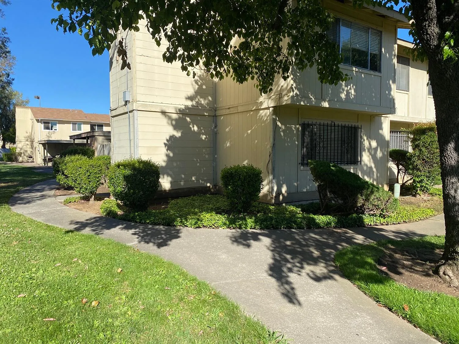 5933 Bamford Dr photo 1