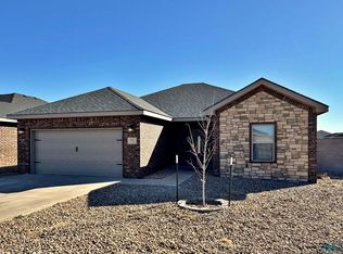 301 Almond Tree Ln, Clovis, NM 88101