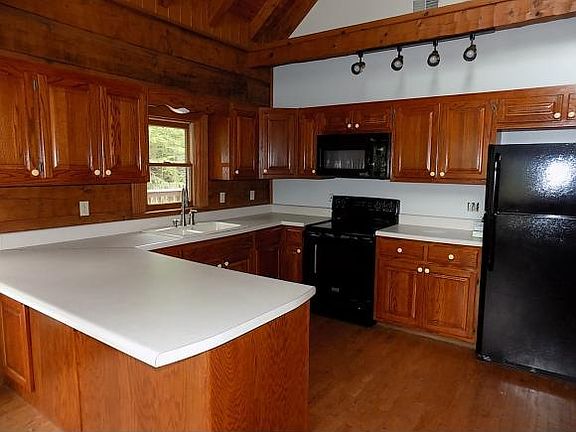 5th image of 136 Harbor Dr