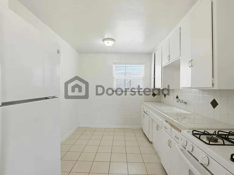 4026 Logan Ave — Photo 9