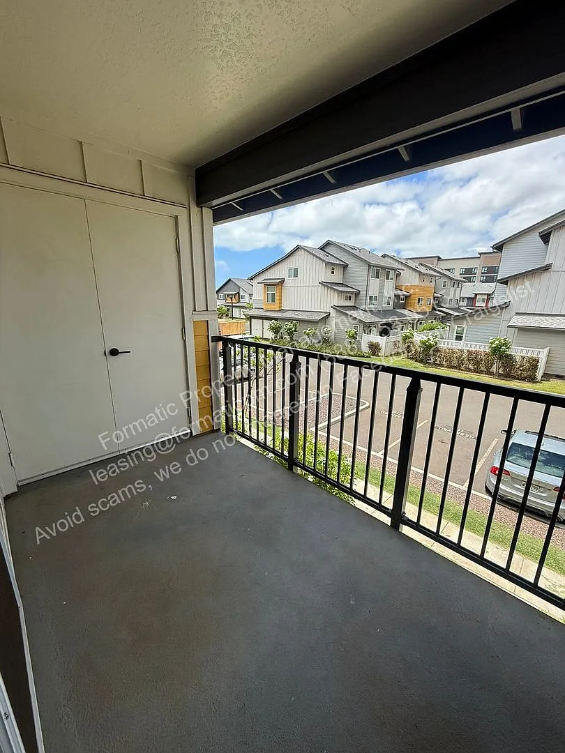 3 bed, 2.5 bath, 1320 sqft, $3,795 — Photo 4
