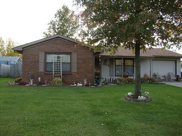1st image of 608 Willowood Dr
