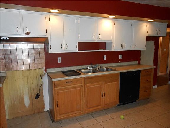 3rd image of 10916 College Place Dr