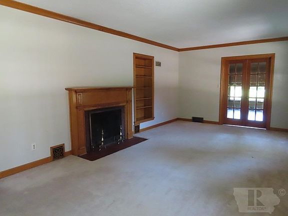 2nd image of 1029 W State St