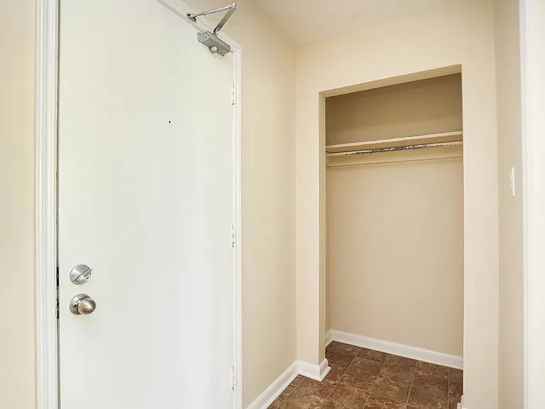 825 Corydon Ave — Photo 25