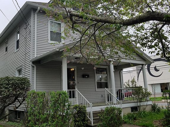 3rd image of 130 E Vaughn St