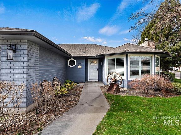 3rd image of 8483 W Willowcourt Dr