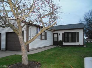 130 Royal Crest Dr UNIT I, Seville, OH 44273