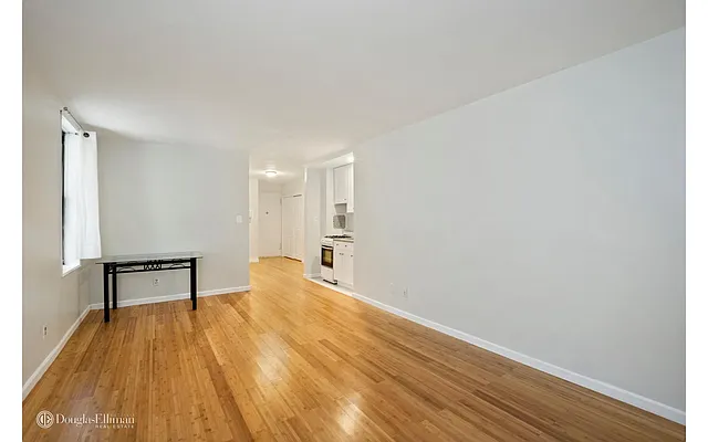 Rented by Douglas Elliman | media 20