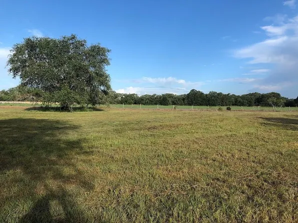 LOT 1 Pvt #1671, Hallettsville, TX 77964