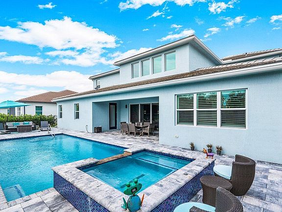 3rd image of 6411 Esprit Way