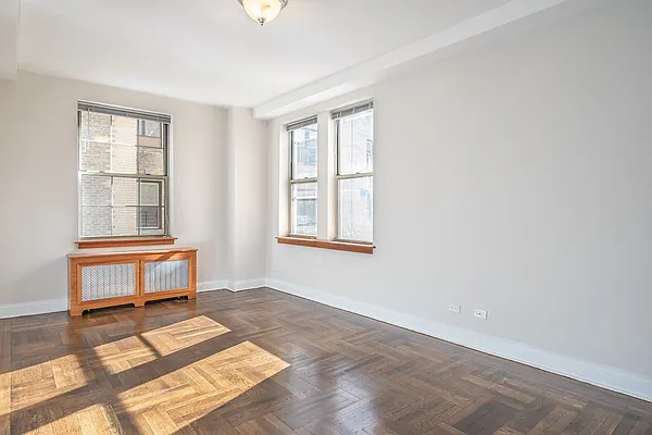 Rented by Metropolitan Equities | media 9