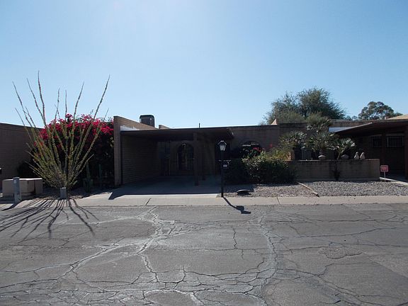 3rd image of 505 W Calle Lago