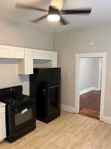2 bed, 1.0 bath, 878 sqft, $1,300 — Photo 3