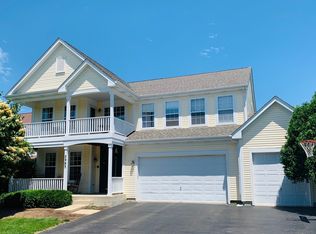 2983 Husking Peg Ln, Geneva, IL 60134