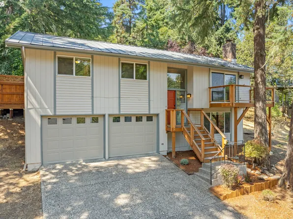 583 Lochmoor Pl, Eugene, OR 97405