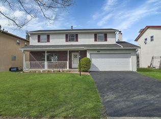 1680 Pin Oak Dr, Columbus, OH 43229