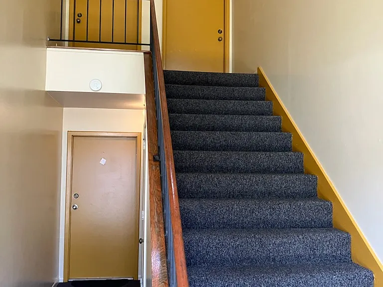 Stonegate Apartment — Photo 2