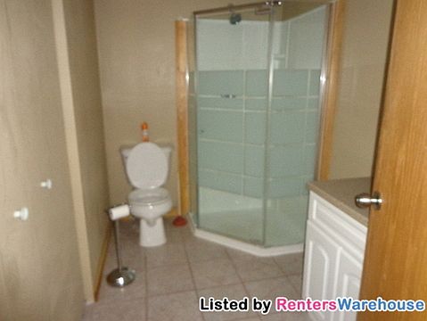 4th image of 1011 Washington Memorial Dr