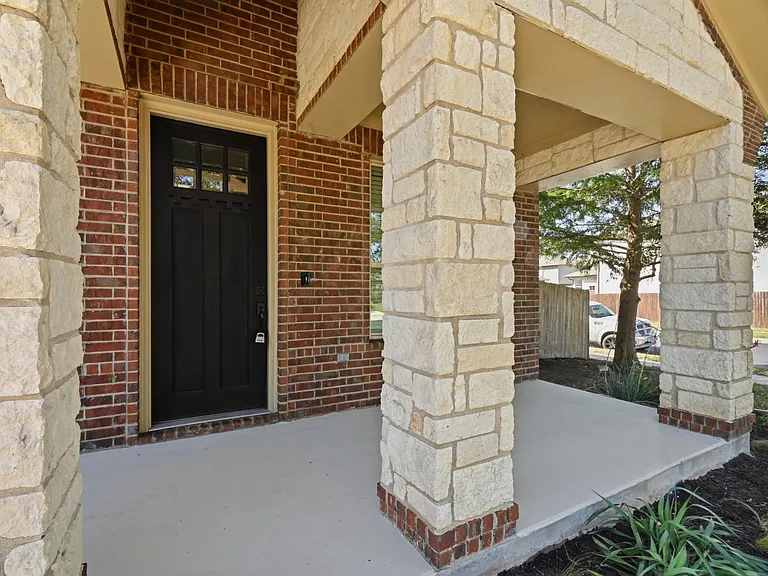 351 Wincliff Dr — Photo 3