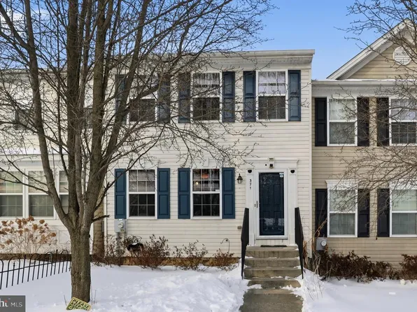 371 Dickens Dr, Lancaster, PA 17603