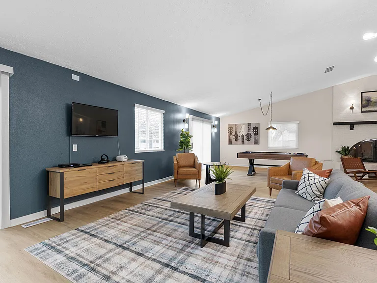 Hyde Park Townhomes — Photo 20