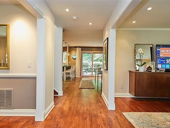 3rd image of 65 Ledgewood Dr