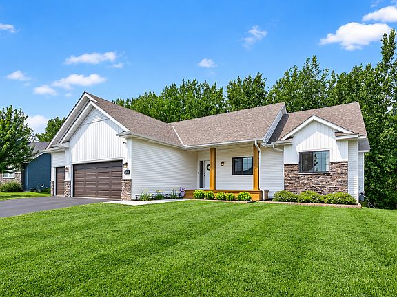 3rd image of 313 Lachermeier Ln