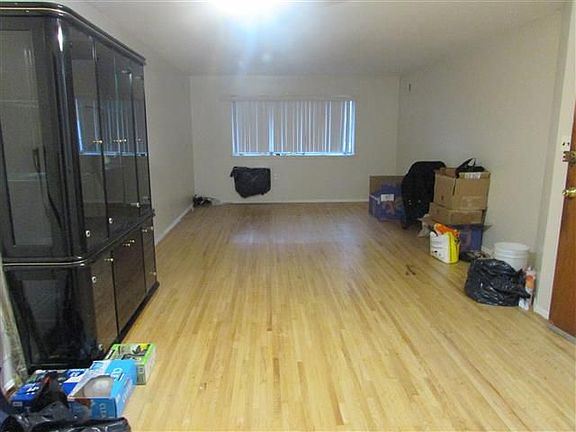 4th image of 6707 Austin St