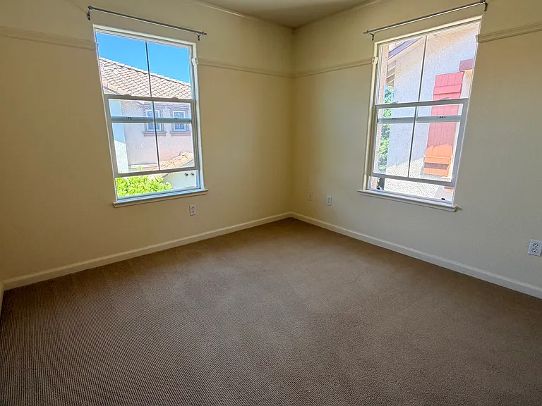 217 Santa Barbara St — Photo 24